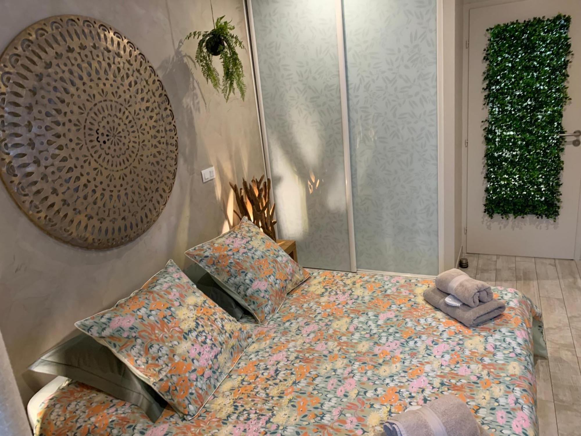 Bed and Breakfast Le Paon Bleu Annecy Poisy Exterior foto